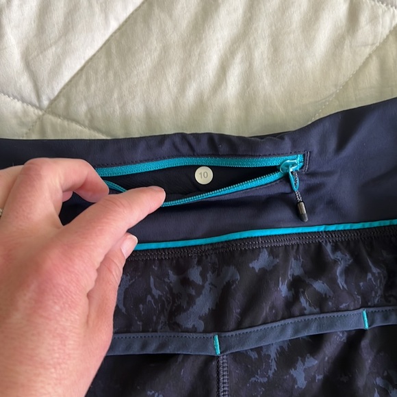 Lululemon Speed Short Beautiful Baroque Inkwell / Inkwell / Surge - size 10 Euc - Picture 11 of 16